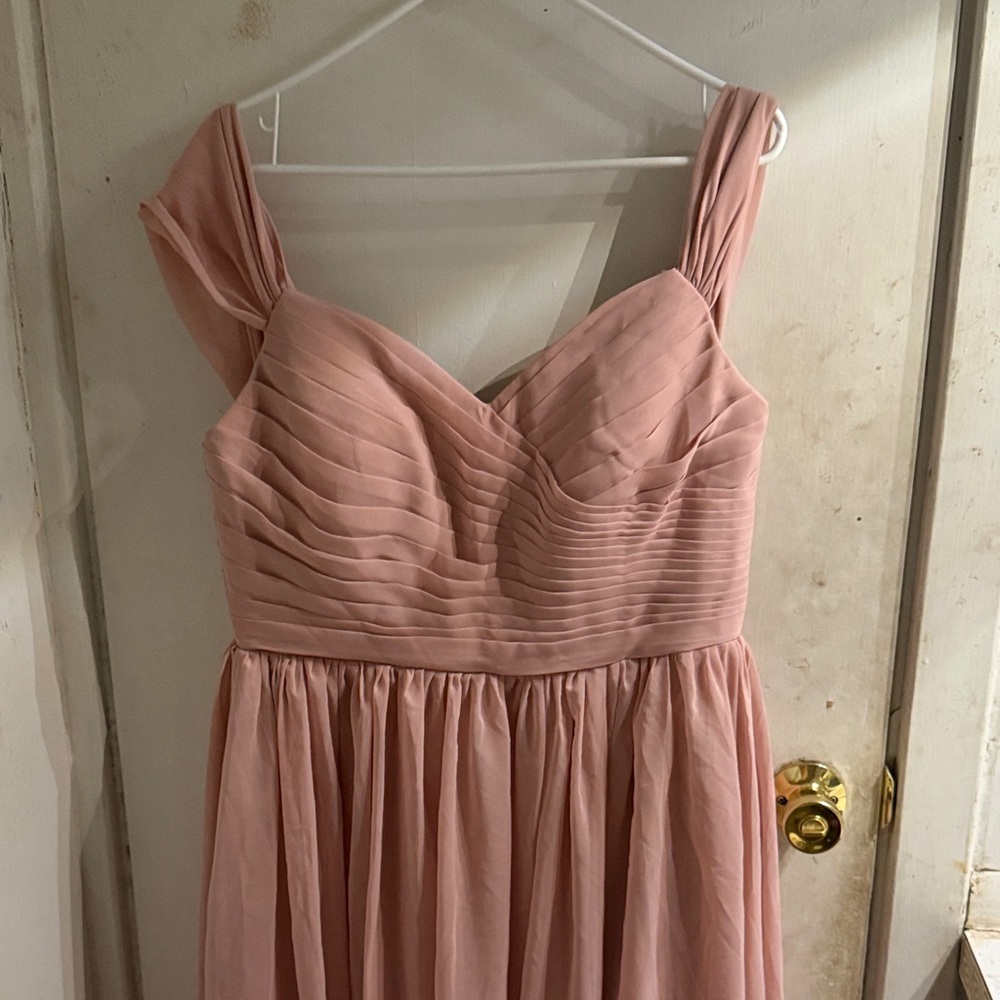 Elegant Pink Pleated Dress